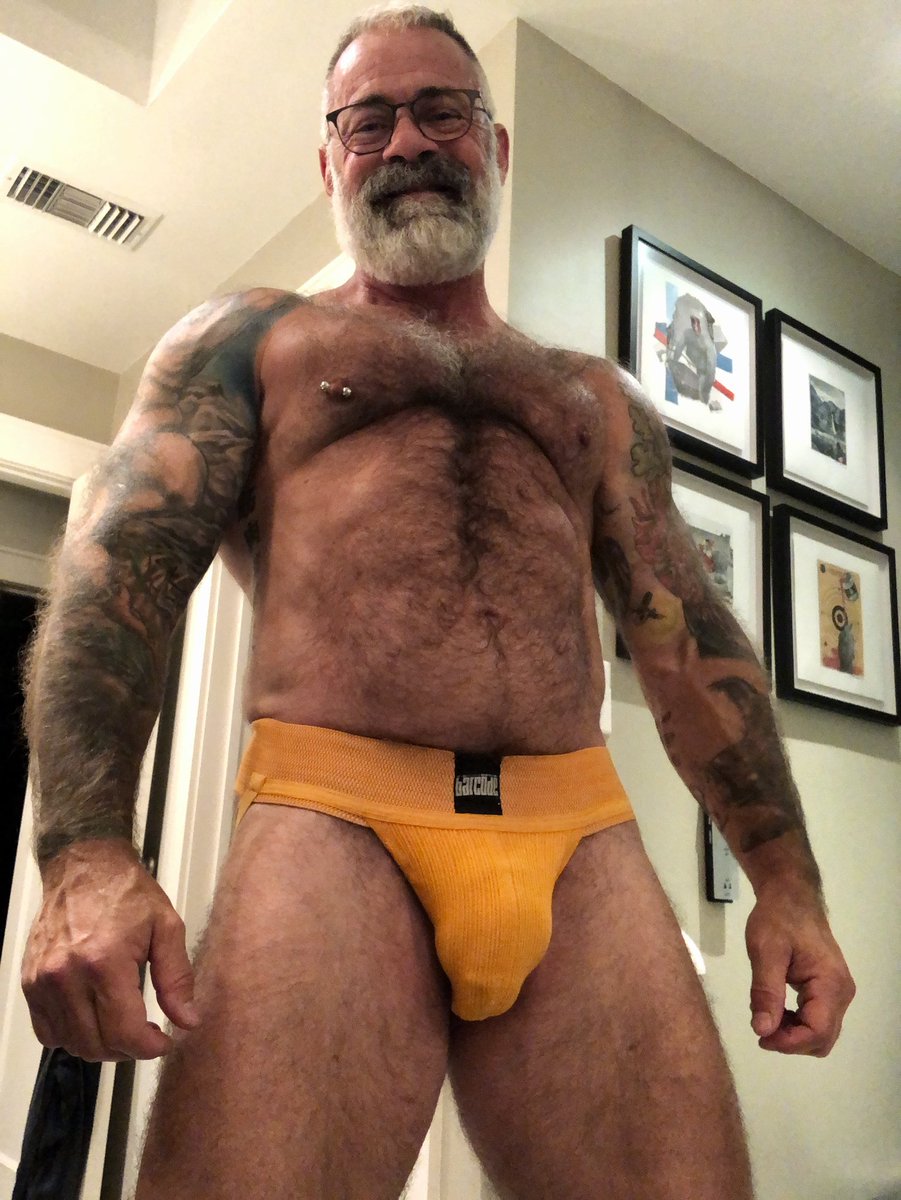 DarylRichterXXX's tweet photo. Great #humpday workout, extra comfy and well-supported by @barcodeberlin 

https://t.co/JXMyO3QGX1 
#musclebearpigdaddy https://t.co/aq3njtzRD5