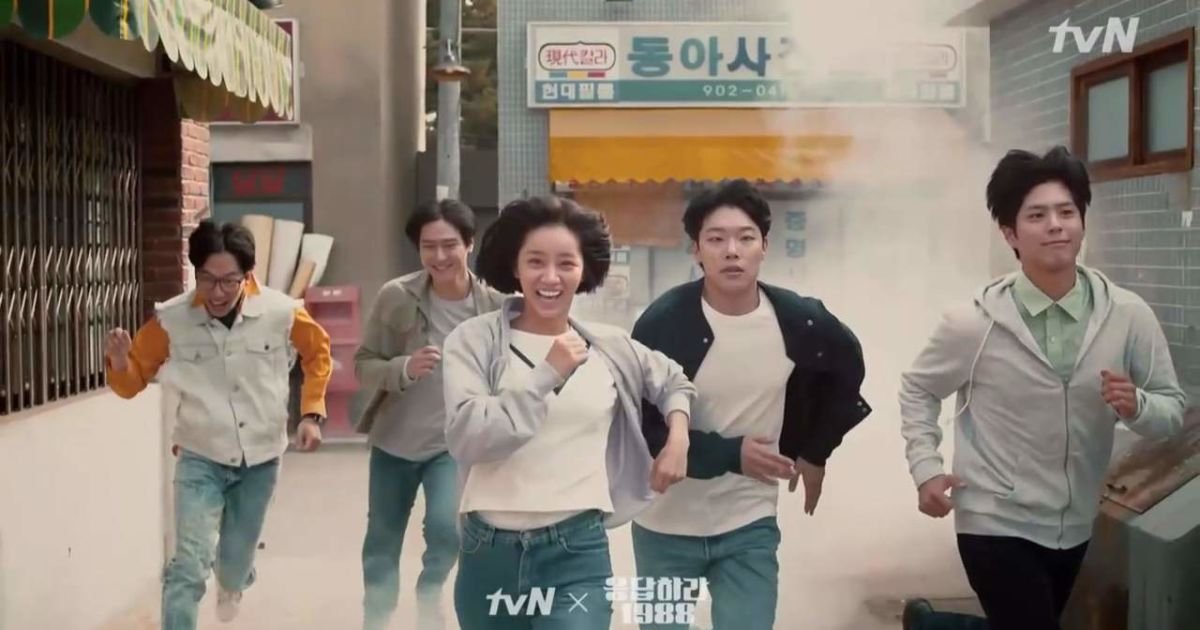 melfeyadin's tweet photo. Ngomongin drakor, setuju gak sih klo drakor Reply 1988 ini tuh bikin susah move on! 

Dan ini menjadi salah satu drakor terbaik yang pernah saya tonton. Selain bikin nostalgia masa remaja dg sahabat2 di kampung, ceritanya hampir gada konflik. Keren banget! https://t.co/KNAZjfimoz