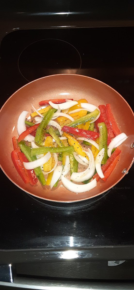 ISEEROB's tweet photo. late night #cheffinitup...
I GOT A QUESTION!!!
can you guess what's going down? https://t.co/ULnGHL58Bl