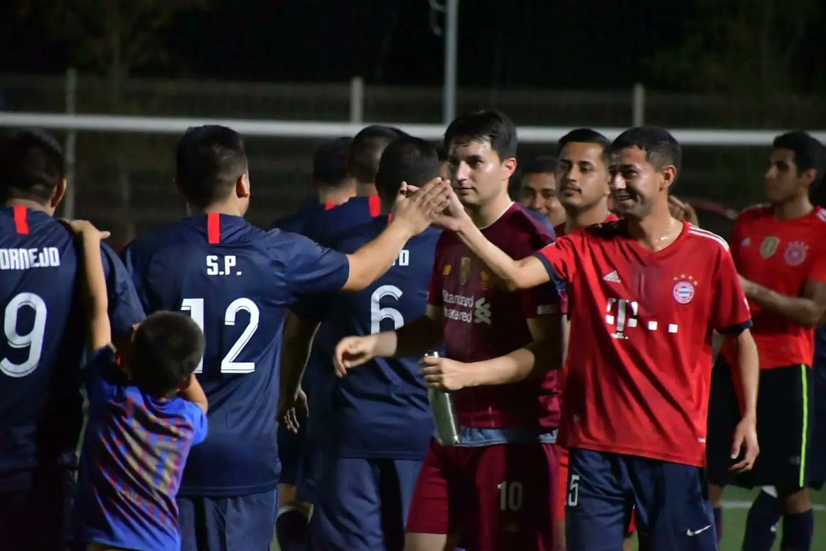 Zenon_Velazquez's tweet photo. Muchas felicidades al equipo de Seguridad Pública y al equipo alacranes, campeón y sub campeón de la #CupRed2021, felicidades a la Red Jóvenes por México del #PRINava por organizar este tipo de torneos. https://t.co/WypdGk4npv