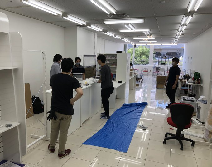 晴れる屋 三宮店 On Twitter 今日の三宮店 サプライ商品 シングルカード レジテーブル 買取カウンターなど続々と到着しました お店の雰囲気がでてきましたね 晴れる屋三宮店オープンは10 15 金 予定 です お楽しみに