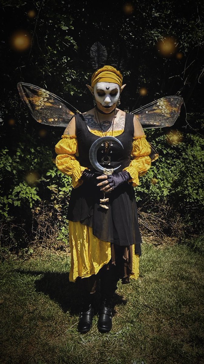 “Your sacred space is where you can find yourself again and again.”
Photo edit by @MISS_SlNlSTER 
#moth #deathheadmoth #mothfolk #beastkin #pathfinder #lepikari #mothfairy #fairy #renfair  #justamurmur #cosplay #cottagecore #fae #mothoc #nonbinary #dndcosplay #pathfindercosplay