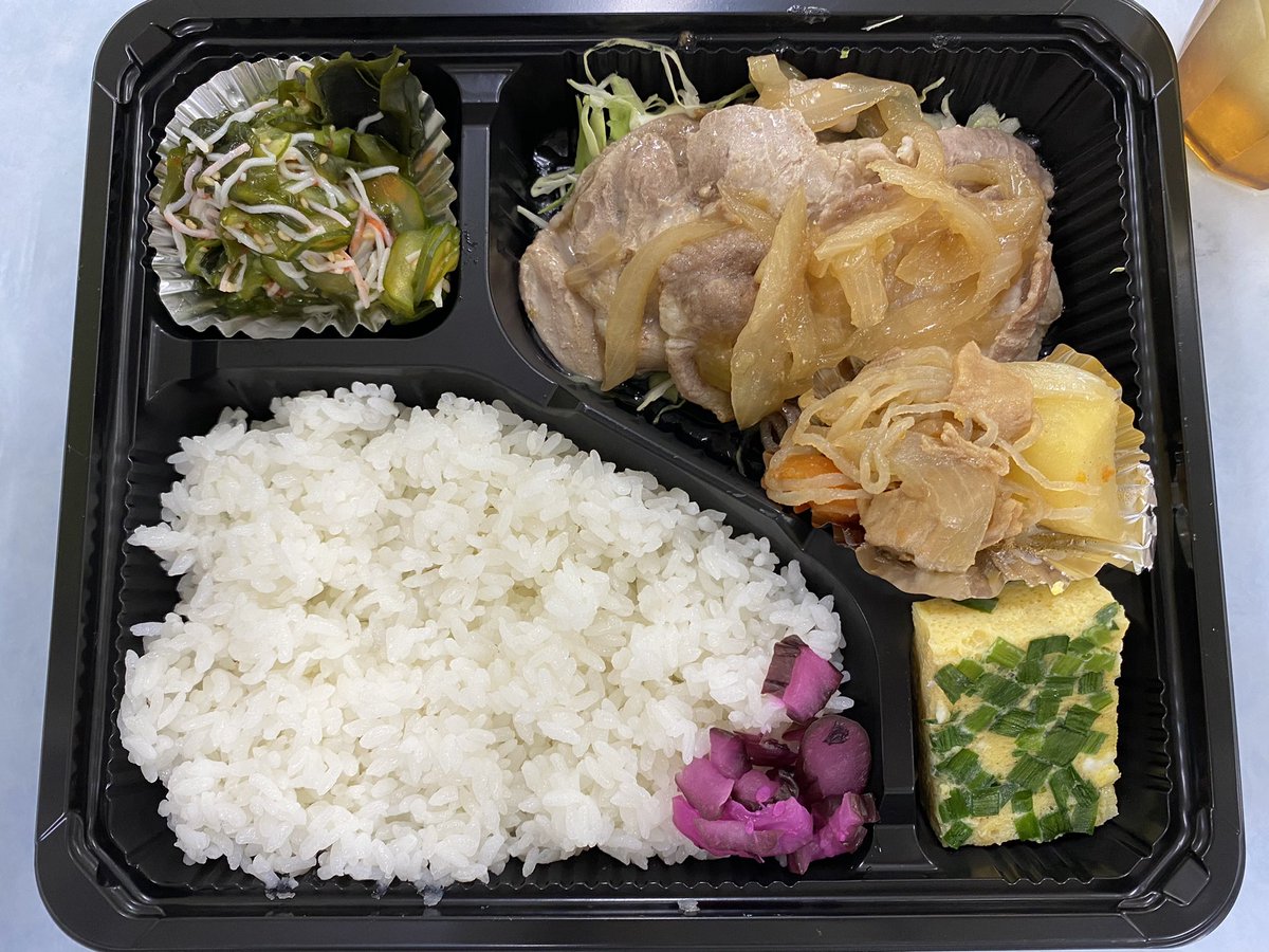 2002miyazaki's tweet photo. 久しぶりの弁当うますぎて6分で食った https://t.co/TrOWCOb4Ur