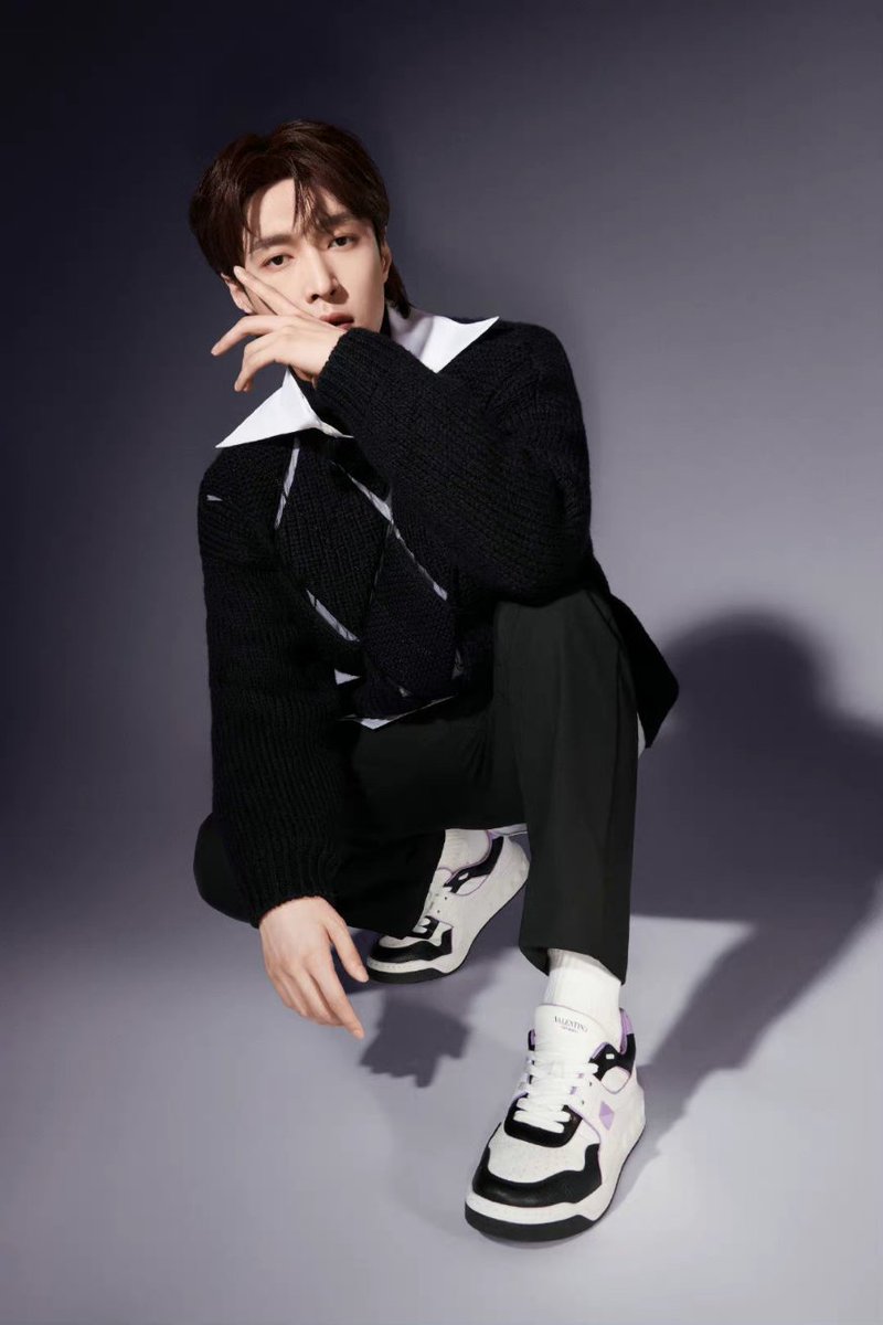 laythailand_'s tweet photo. [!] 211007 @MaisonValentino weibo

@layzhang x #Onestud

#HappyLayDay #AllRounderLAYDay #LayZhangThailand #张艺兴 #อี้ชิง https://t.co/FaZXB6khsK
