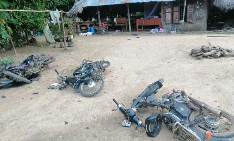 MizzimaNews's tweet photo. #Junta forces cause damage to property in #Dabayin Township | Mizzima #Myanmar News and Insight https://t.co/8xwbIIoMCd
-------------------------
Please support Mizzima Media sustainability by clicking the link to donate - https://t.co/trfff3WHYG https://t.co/RmWYF1QaP7