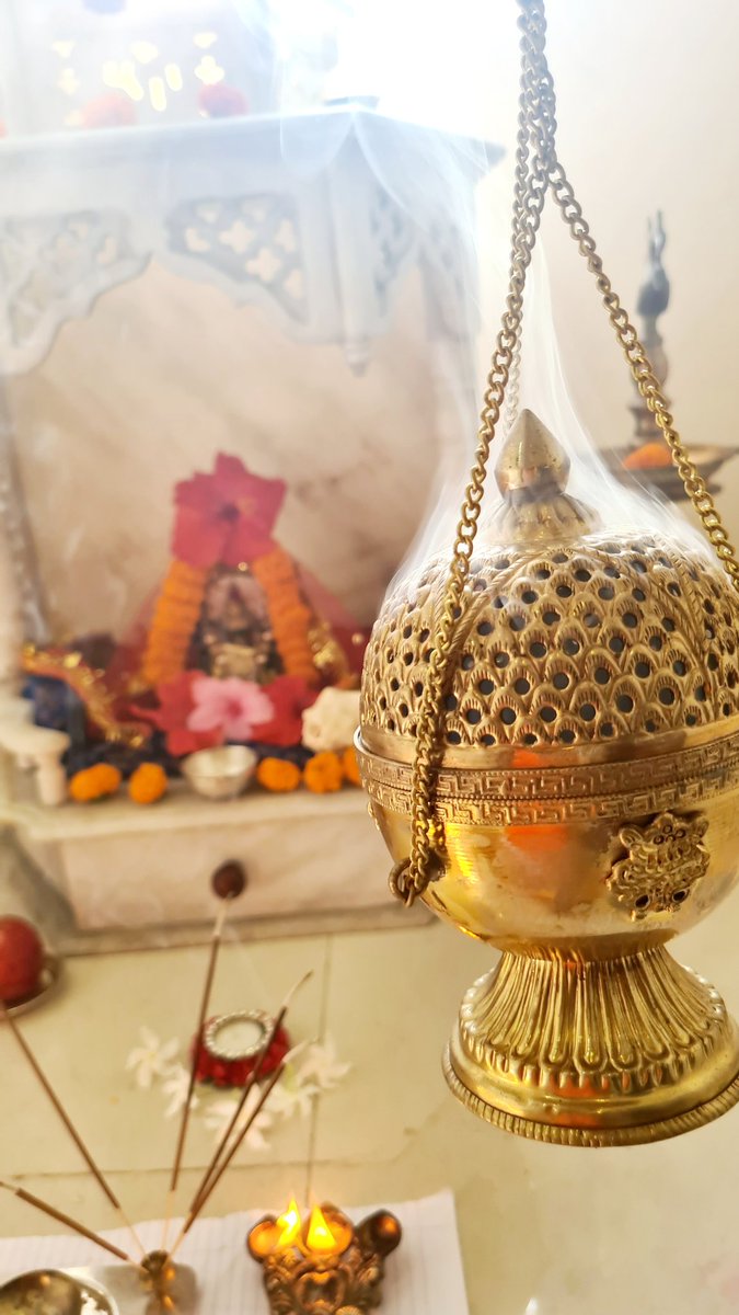 dharitri's tweet photo. Neither I know mantra nor thanthra nor your praise,
Neither I know how to call you, nor meditate nor praise you,
Neither I know mudras nor how to cry to you.... (words from Devi Strotam) 
At HER Lotus feet. Wishing all an auspicious #navratri2021
#UniversalMother  #Divinegrace https://t.co/nGAFCTluWD