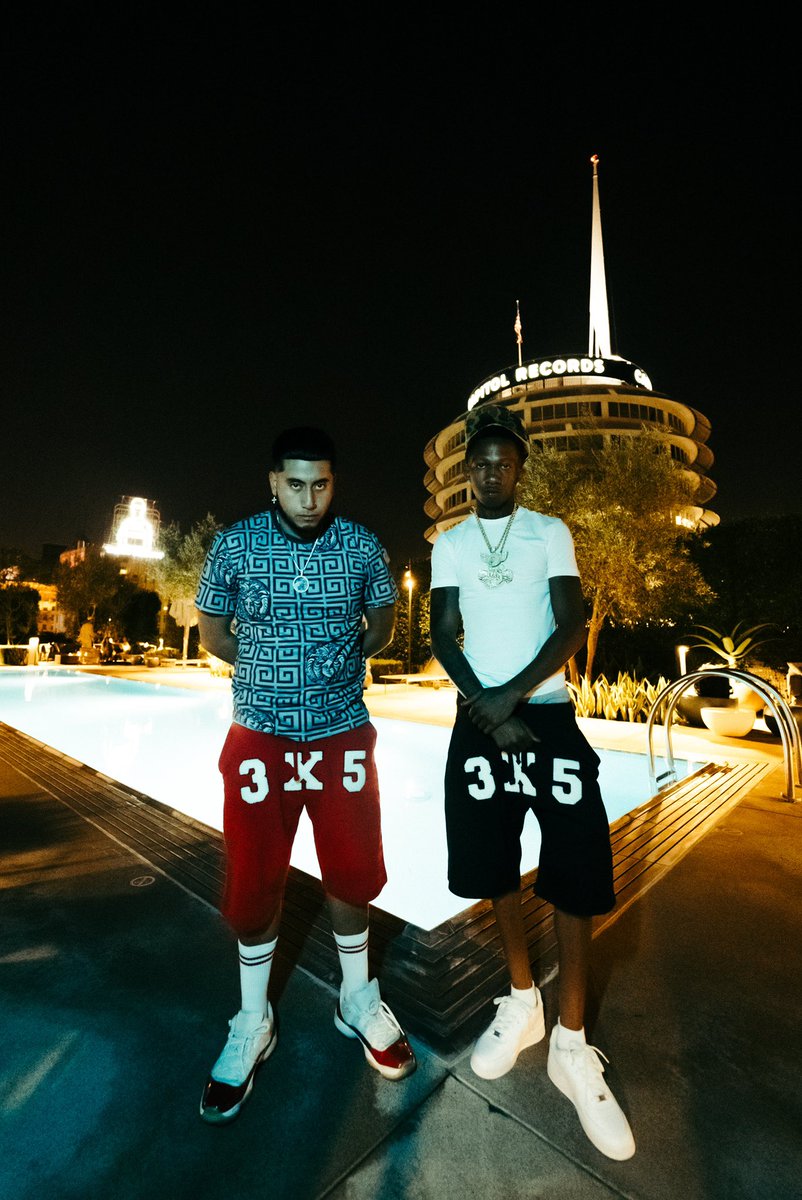 simbaflores3's tweet photo. You be in the crib I be outside 76th. #3X5 https://t.co/lxJDgL2o0f