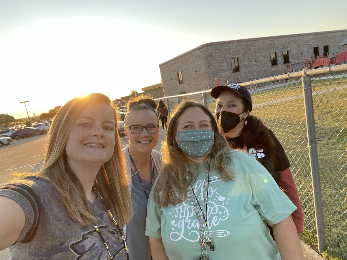 Christina Raecher tweet media