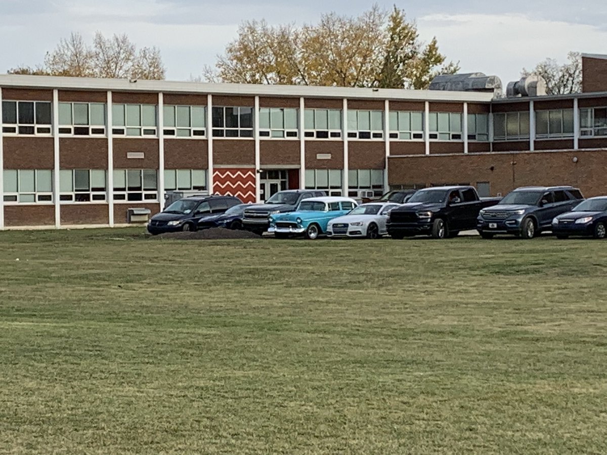Maddog57CM's tweet photo. Introduced my 66 year old friend to the @martinmonarchs @lchsregina practice field for our walk through before tomorrowโs game vs Johnson #55Chev #timetothinkaboutthegame https://t.co/rFcqGxqtU0
