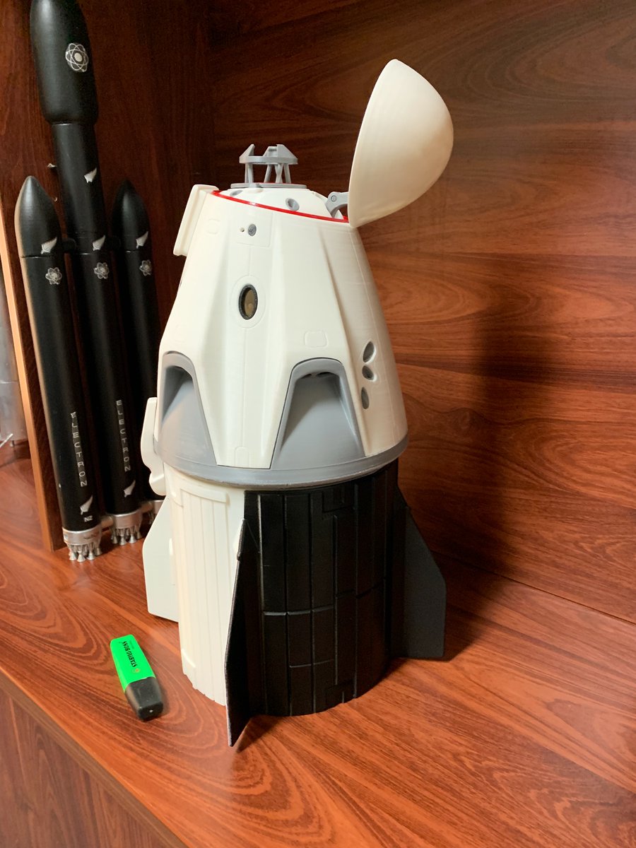 GerardHammond's tweet photo. My Favourite 3D print job
SpaceX Dragon Capsule
14 days to print at 0.08mm
#Bilby3D #Printober #3DPrinting https://t.co/A0K64k2AHt