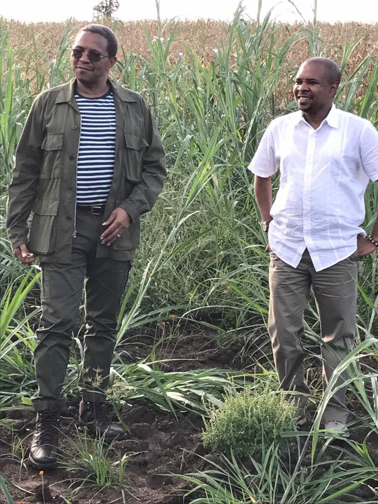 ridhiwankikwete's tweet image. Miaka 71 iliyopita siku kama ya Leo , alizaliwa katika Ardhi hii kiongozi na mzazi kwetu @jmkikwete . Ninapofanya kumbukumbu ya Umri wako, ninamshukuru Allah kwa zawadi ya uhai wako, mafunzo na malezi yako. Umenifundisha mengi na leo ninakutakia Afya njema.Happy Birthday Baba 🥰.