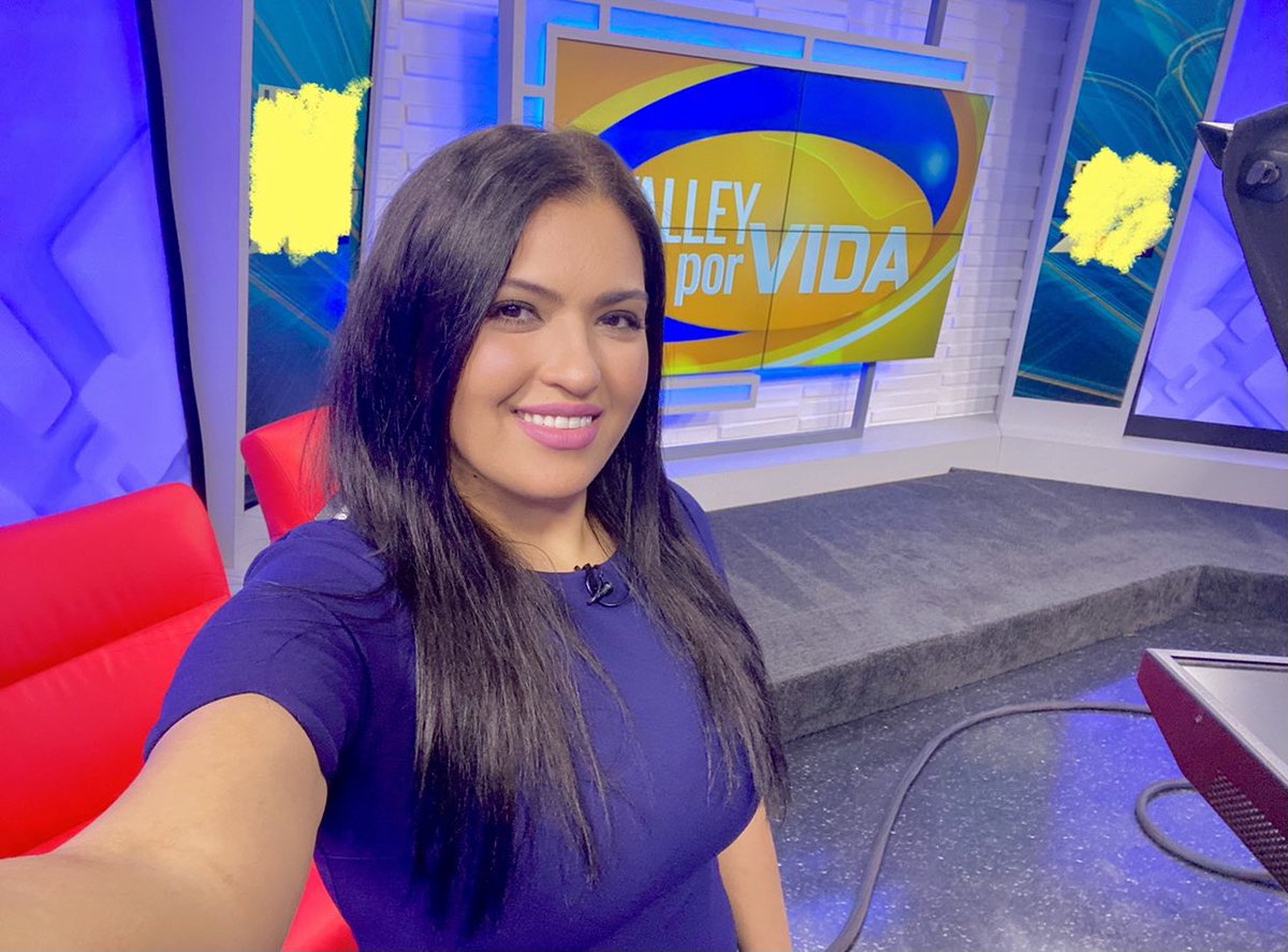 DanielleBandaTV's tweet photo. ‼️ANNOUNCEMENT ABOUT MY SHOW ⬇️ #ValleyPorVida
#MadeFilms #DanielleBandaTV https://t.co/SnsVI9Thpb