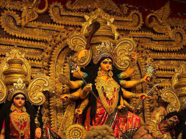 AdiParashaktiA's tweet photo. या देवी सर्वभूतेषु शक्ति-रूपेण संस्थिता। नमस्तस्यै नमस्तस्यै नमस्तस्यै नमो नमः॥ 🔱🕉️

Wishing everyone an auspicious Navratri 🔱
May Maa adi parashakti Durga Light our Life With Infinite Blessings of Love, Abundance, Happiness and Health.🙏🏽🌺 https://t.co/CjKNYSjM2J