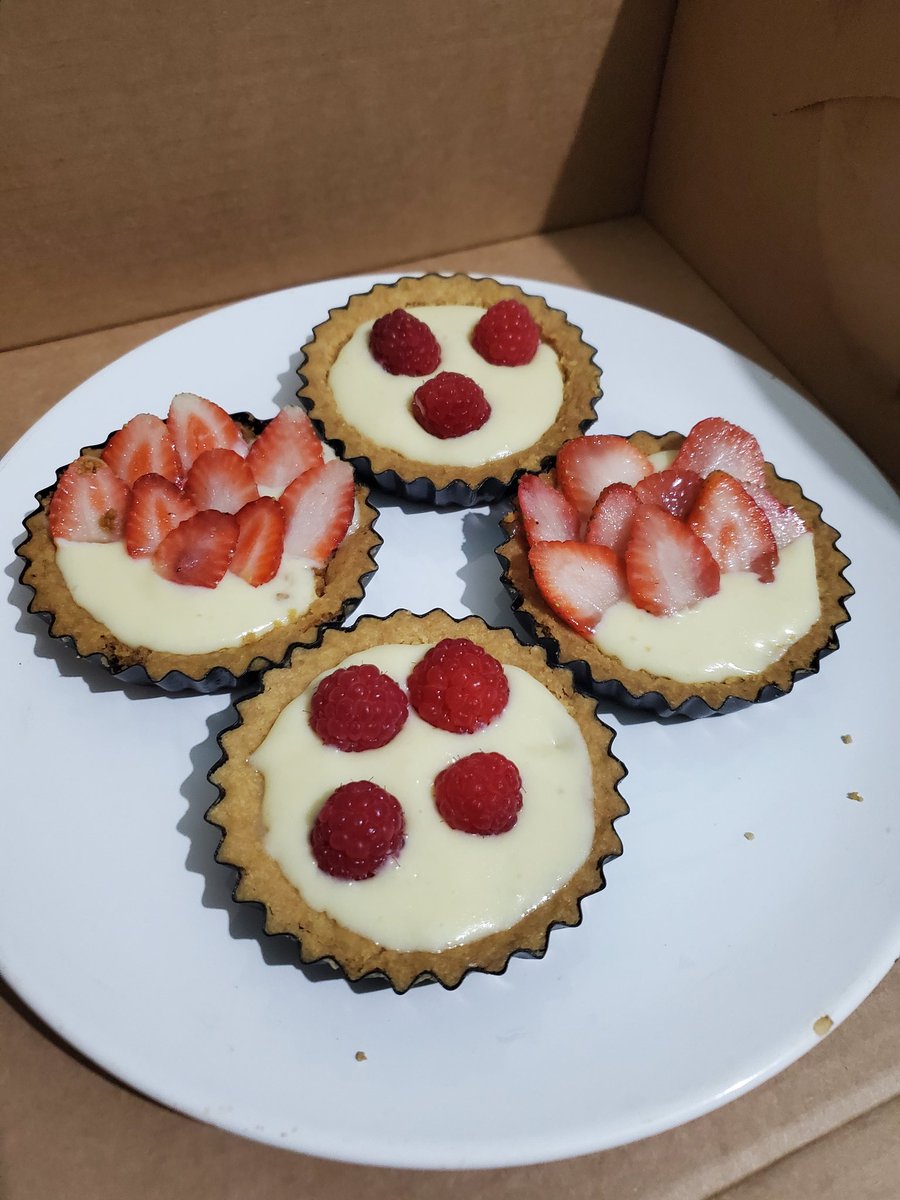 DelightsOlga's tweet photo. Mini French fruit tarts 😋🍓
#OlgasExperiments https://t.co/b8xmHQznad