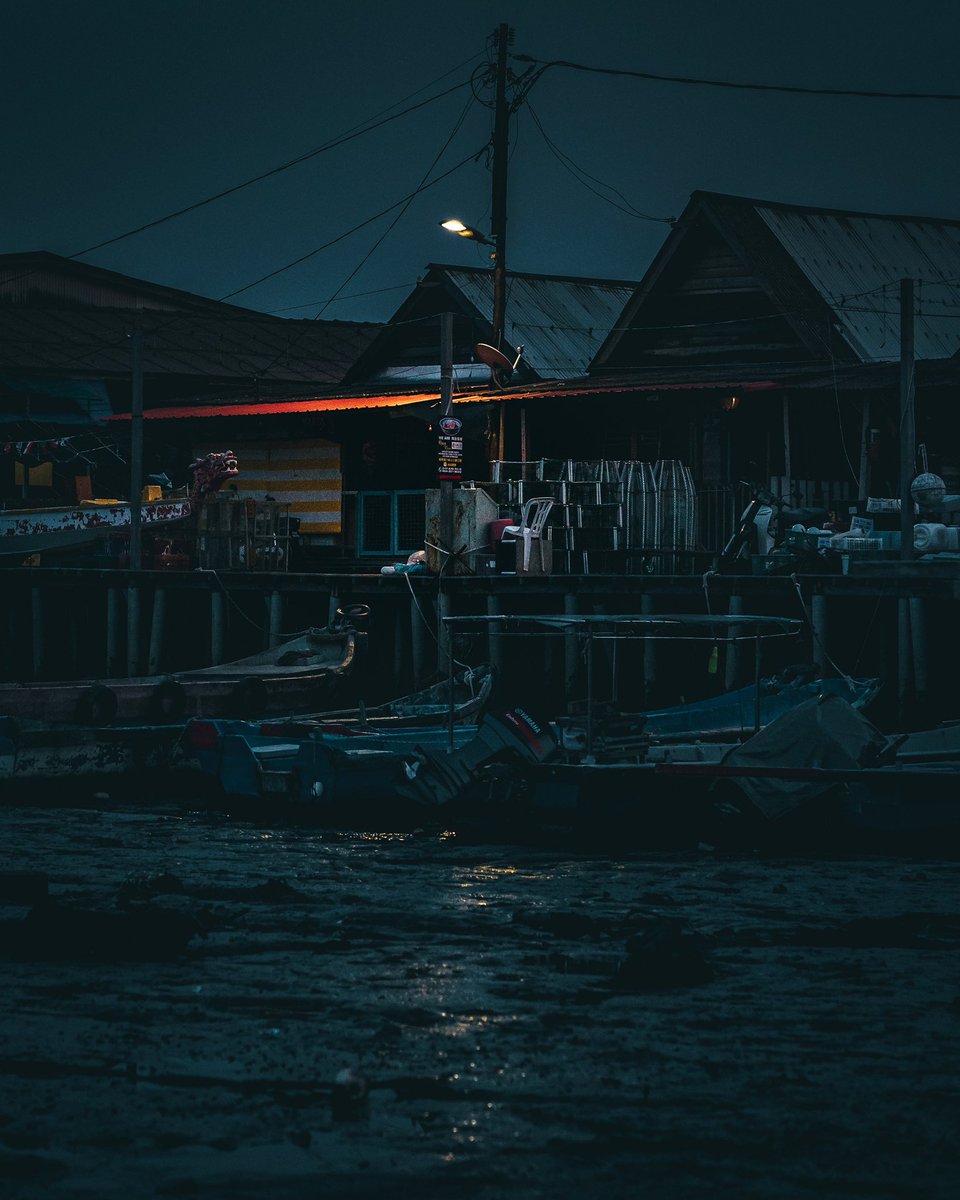 Quiet night 🌙
#moody
#NightPhotography 
#streetphotography 
#fishingvillage