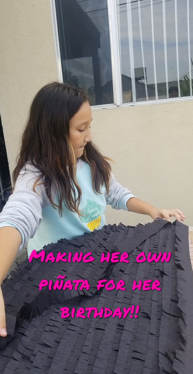 arodcustom's tweet image. Amber making her own piñata for her 9th Birthday!!! She's a really hard worker. #piñatas #pinata #pinatas #piñata #arodcustom #arodcustomparty #hardworker💪 #mydaughter
