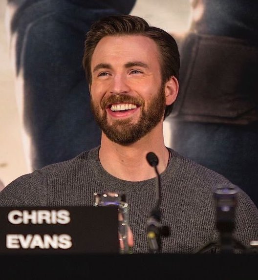 uhdonttellmymom's tweet photo. BRO I AM NOT MAD ABOUT THIS RUMOR SELENA GOMEZ AND CHRIS EVANS ARE SUCH A POWER COUPLE https://t.co/S5aMChGzfW
