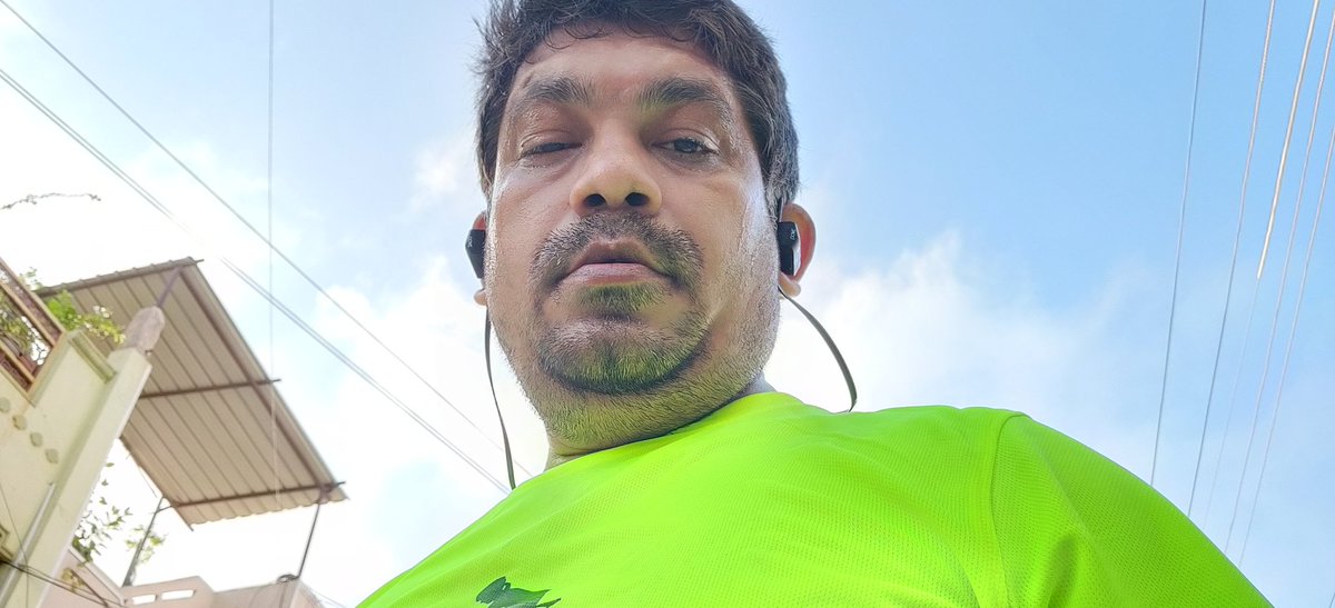 trs_sandy's tweet photo. #running #nike #hyderabadrunnersclub
#stayfit #miband4
#weekdaysrun https://t.co/Nsv2Erjroh
