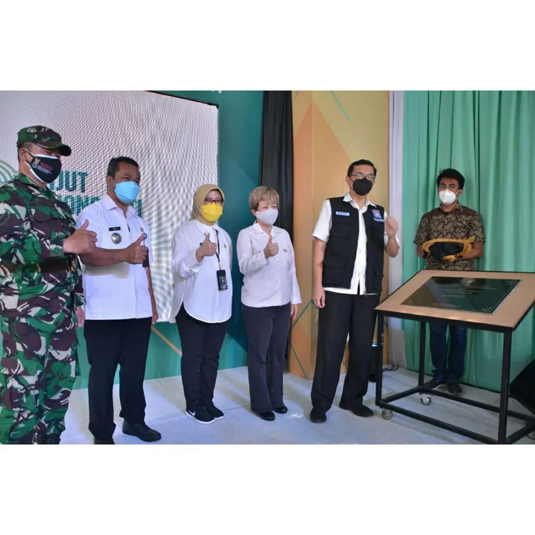 Kepala Dinas Perdagangan dan Perindustrian Kota Bandung Ibu Ir. Hj. Elly Wasliah menghadiri launching Kampung Wisata Kreatif Rajut Binong Jati di Graha Mutiara, acara tersebut diresmikan oleh Wali Kota Bandung yg diwakili Asisten 2 Bidang Perekonomian Bapak Eric M. Attauriq, S.H.