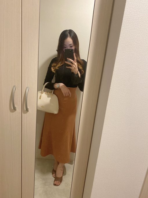 昨日のお洋服 自分が店長の日だと動きやすさや、汚れても良い服選ぶからこーゆーの着れないのよね~(*ơᴗơ) https://t.co/31WMHWmdyb