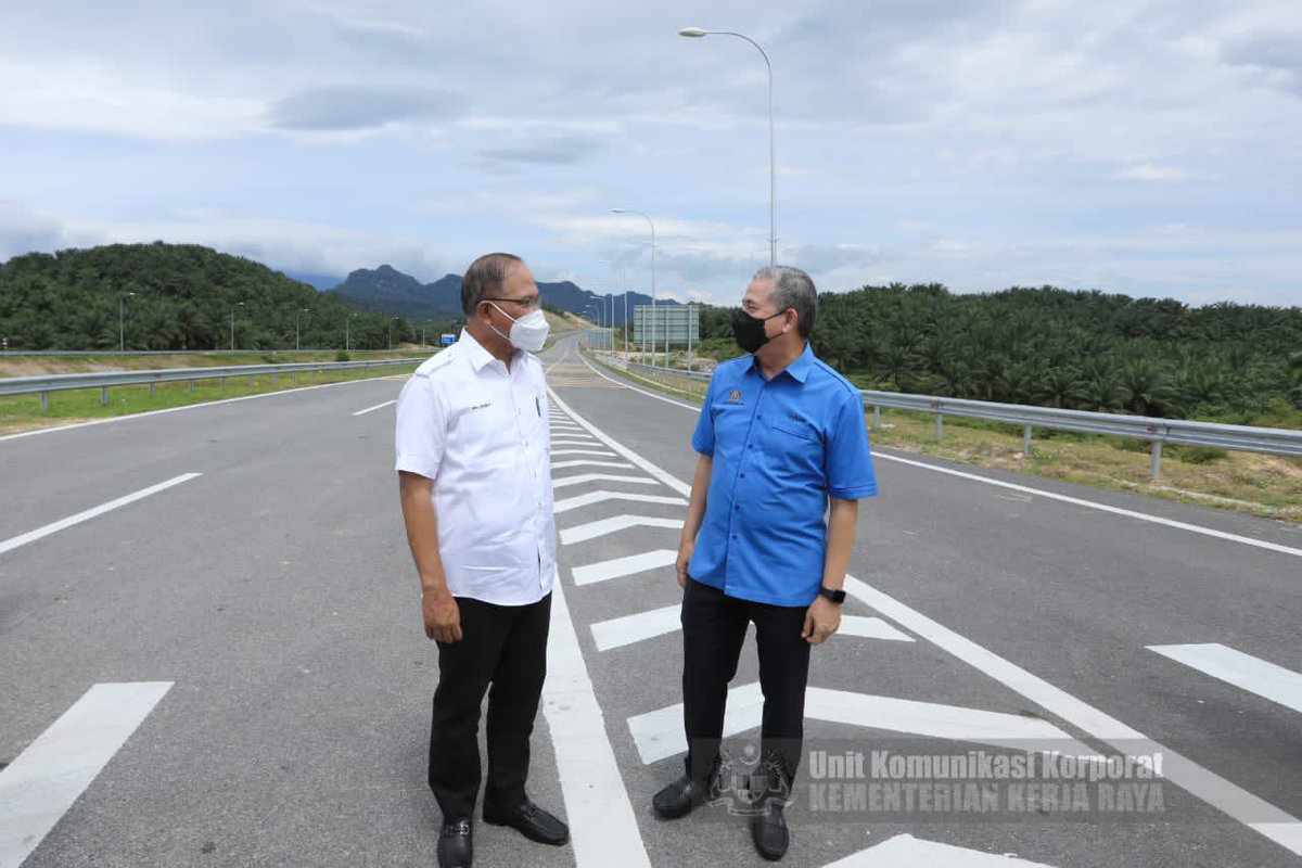 Fadillah Yusof 🇲🇾 (@petrajayamp) on Twitter photo Alhamdulillah pagi ini bersama YAB MB Pahang merasmikan penyerahan Projek Jalan Central Spine Pakej 5 : Raub ke Bentong, Pahang, Seksyen 5D : Bentong By Pass, Seksyen 5C2 : Kg Asap ke Kg Sertik yang akan menjimatkan masa perjalanan <a href="/JKRMalaysia/">JKR Malaysia</a> <a href="/JKRPAHANG/">JKR PAHANG</a> Alhamdulillah pagi ini bersama YAB MB Pahang merasmikan penyerahan Projek Jalan Central Spine Pakej 5 : Raub ke Bentong, Pahang, Seksyen 5D : Bentong By Pass, Seksyen 5C2 : Kg Asap ke Kg Sertik yang akan menjimatkan masa perjalanan <a href="/JKRMalaysia/">JKR Malaysia</a> <a href="/JKRPAHANG/">JKR PAHANG</a>