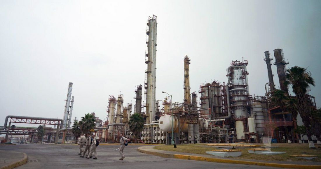 SinEmbargoMX's tweet photo. De Pemex a "Pandora | "Los grandes contratistas del sexenio de Calderón y Fox tienen fortunas en paraísos https://t.co/ZNgSAEx0d0 https://t.co/4jQmqUNhZX