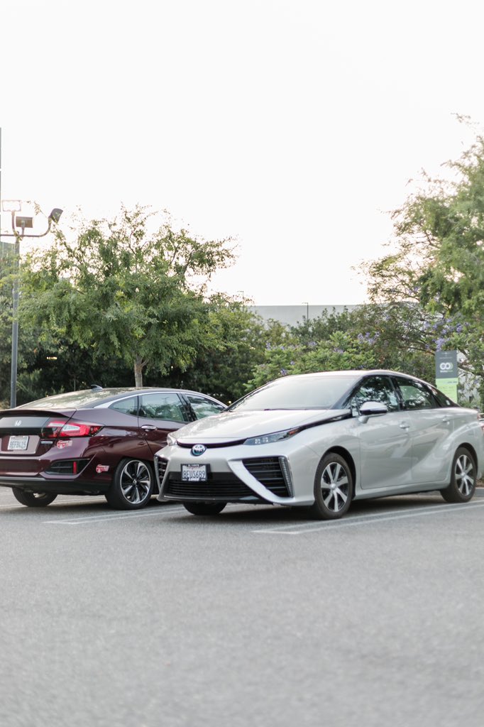 stratosshare's tweet photo. With hundreds of thousands miles traveled, we have successfully reduced over 1,400 tons of harmful greenhouse gas emissions through our StratosShare fleet of fuel cell electric vehicles. Happy #cleanairday #2021 https://t.co/XxEobYFe4C