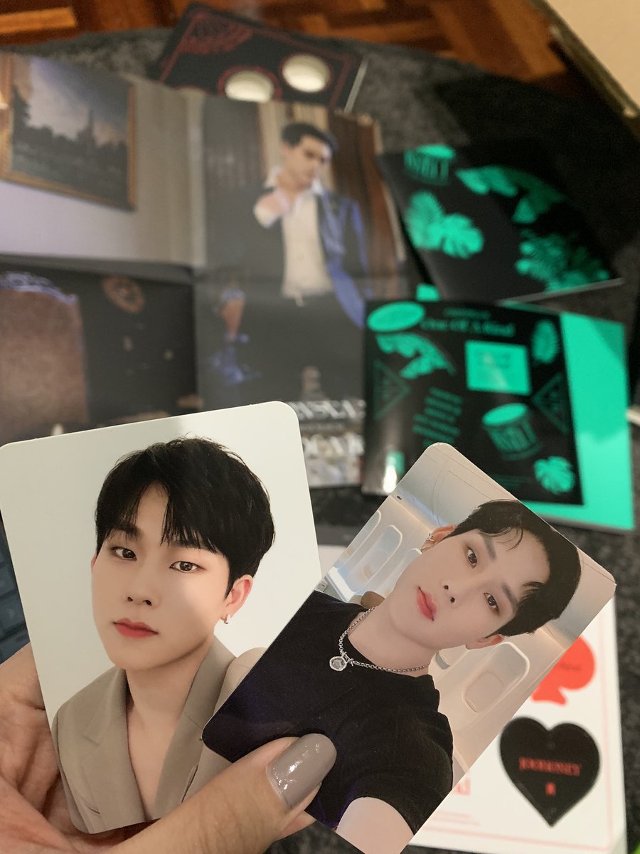 wts ooak v4 unsealed jooheon full set
💗RM65 incl postage to wm
💗will include 2 joo pcs
💗will include everything in the pics
💗❌unit pc, ❌universe card
💗dm to buy 
#pasarmonstax #bazaarmonstax #pasarmx #bazaarmx <a href="/MXMYTRADING/">CLOSED📌</a> <a href="/PasarMX_Wonho/">🇲🇾 #PasarMonstaX #PasarWonho</a>