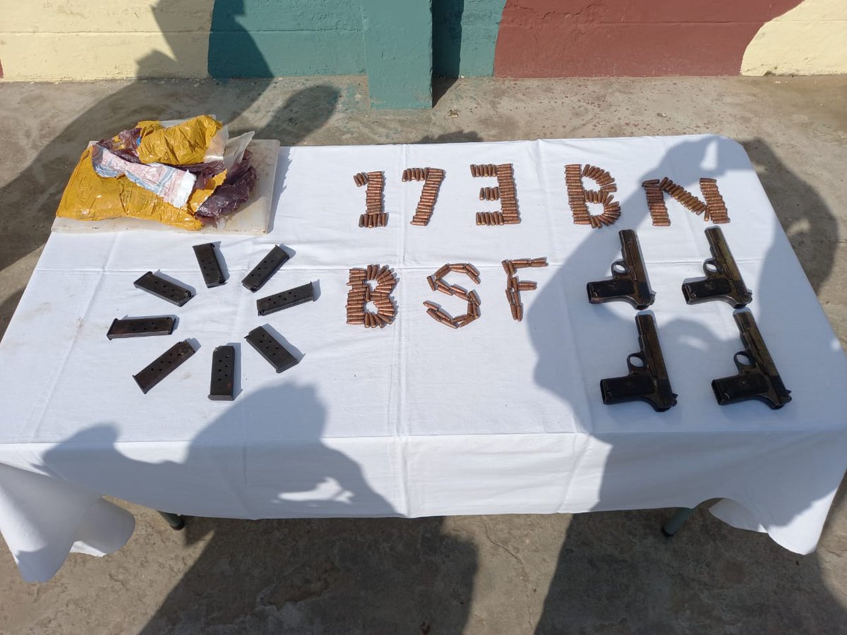 bsf_jammu's tweet image. Today,alert @bsf_jammu troops foiled a weapon smuggling attempt from across the International Border in Samba area &amp;amp; Seized a big cache of Arms &amp;amp; Amns(04Pistols,08 Mag &amp;amp; 232 Rds).
#FirstLineOfDefence
#AlertBSFTroops 
@PMOIndia
@HMOIndia
@BSF_India
@PIB_India
@ANI
@DDNewslive