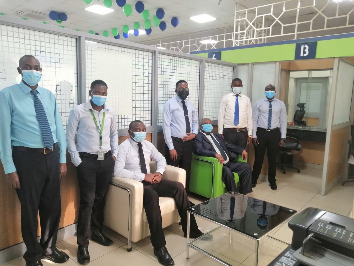 mamushi83's tweet photo. Customers are what make a brand. Welcome to KCB kitengela. #csweek2021 #risingabove #staysafe https://t.co/wnvNbLo9Wh