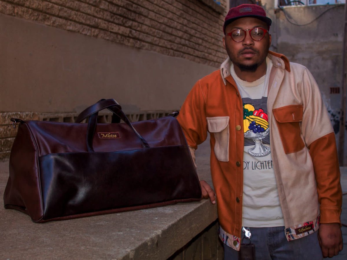 <a href="/Bonang/">Bonang Matheba 👑</a> I'm a self taught designer and this is some of my work your support and retweets would be greatly appreciated 🙏😊
WhatsApp contacts; 0603826290