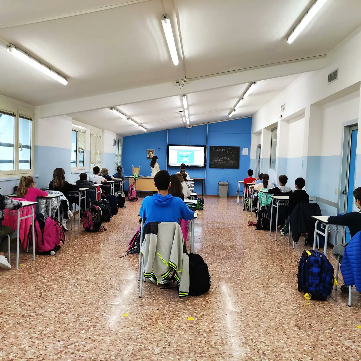 sdbpaderno's tweet photo. In classe #1csecondaria si parla di #agenda2030 #educazionecivica https://t.co/ighbnKTsKF