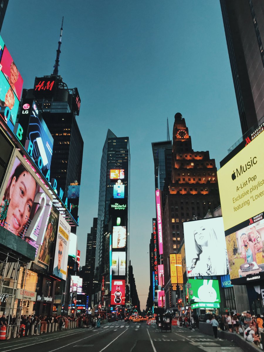 GoodLittleRobot's tweet image. Embrace technology to amplify outdoor advertising campaigns that reflect in business growth. 

Customized measurement solutions to reach your target audience.

#growth #technology #outdooradvertising #goodthoughts #dooh #videoanalytics #campaigns #GLR