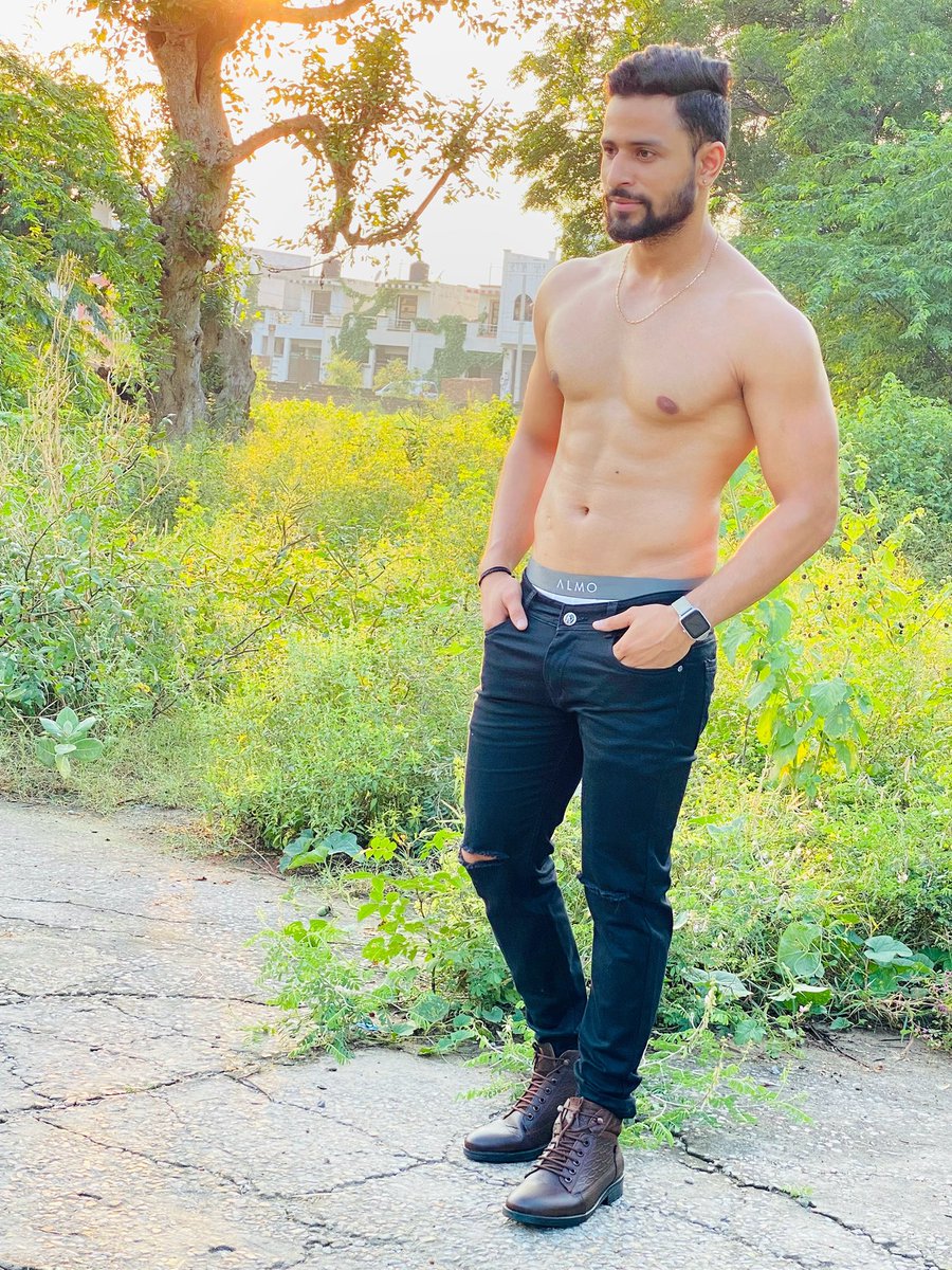 dev_r_chauhan's tweet photo. The best feeling is when you didn’t want to exercise and you worked out anyway.🕉❤️🔱
.
.
.
—————————-
@dev_rahul_chauhan
@dev_rahul_chauhan
@dev_rahul_chauhan
—————————-
#picoftheday #fitnessmodel #indianmodel #agra #mumbai #dev_rahul_chauhan #fitnessguru #fashionmodel https://t.co/ZnzHQswF8p