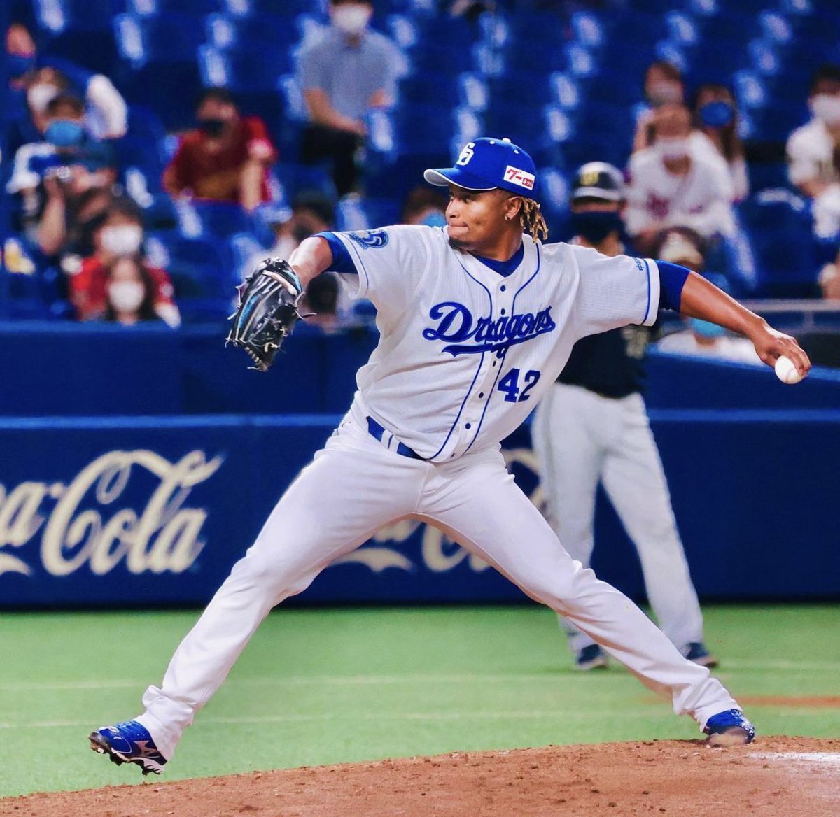 Randy_Rosario77's tweet photo. Hey dragons fans💙
 I just want to say thank you for the support and thank you for the good wishes, I am very grateful to all of you, I hope to return to Japan, I loved it very much, very good food and many good-hearted people, thanks Dragons💙
❤️  Go dragons one blue 💙💙💙 https://t.co/hFpwAIk100