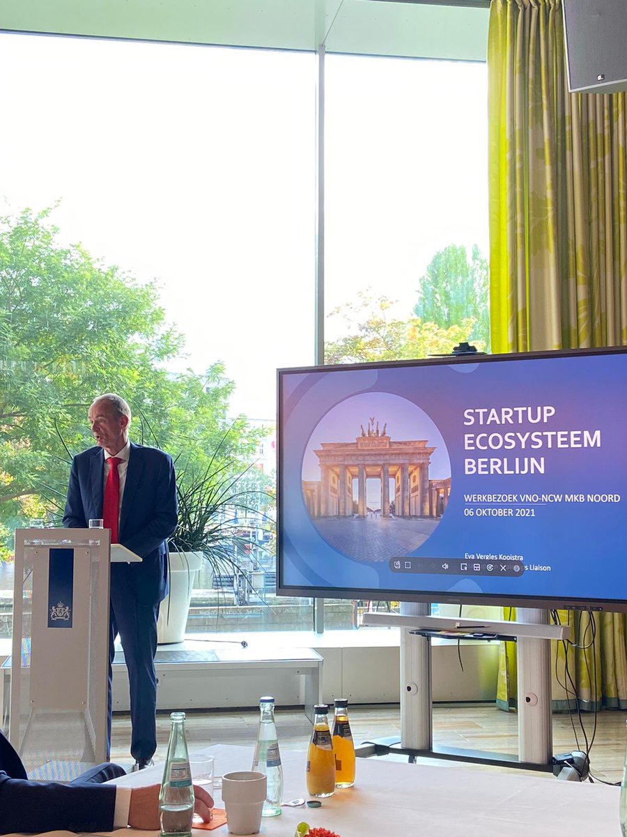 RonaldSpoelstra's tweet photo. Met @VNONCWNoord naar #Berlijn.
als #INNPACT groep.
Met leuke ontmoetingen bij bedrijven, de ambassade en onderling brainstormen!
Belangrijke thema’s en onze visie op Noord Nederland. Mede over,
Waterstof ontwikkelingen, Infraprojecten Berlijn ,
Verduurzaming, Startup‘s @INNAXie https://t.co/g5iquu5Ej3