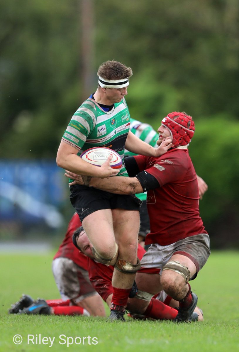 Pob tro ma <a href="/Osian15Davies/">Osian Davies</a> yn camu mlaen dwi'n clywed -

'Ond cerddwn ymlaen
Cerddwn drwy ddŵr a thân
Cerddwn a ffydd yn ein cân
Ymlaen — cerddwn ymlaen.'

If Rugby players had soundtracks Osian Davies would have this. Big 2nd row even crossed the whitewash 🟢🔴⚪
📸 <a href="/RileySports/">Riley Sports</a>