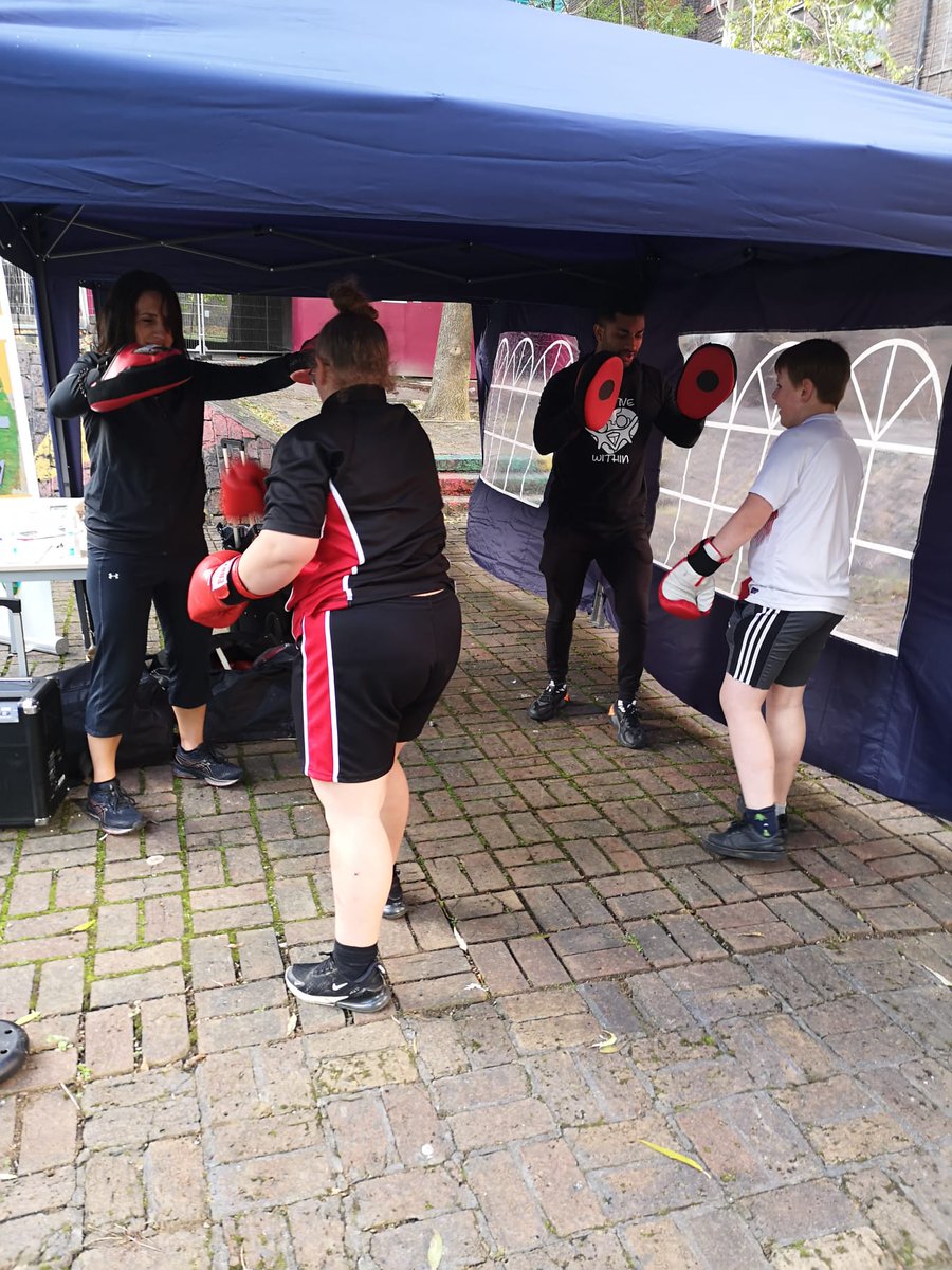 active_within's tweet photo. Great to be a part of the #grahameparkestate outdoor gym launch for @NHGhousing We had so much fun! @BarnetHomes @BarnetCouncil #activewithin #letsgetactive #CommunityEngagement #comunityevent #colindale #northlondon #healthylivingevent https://t.co/XExCkmVZX4