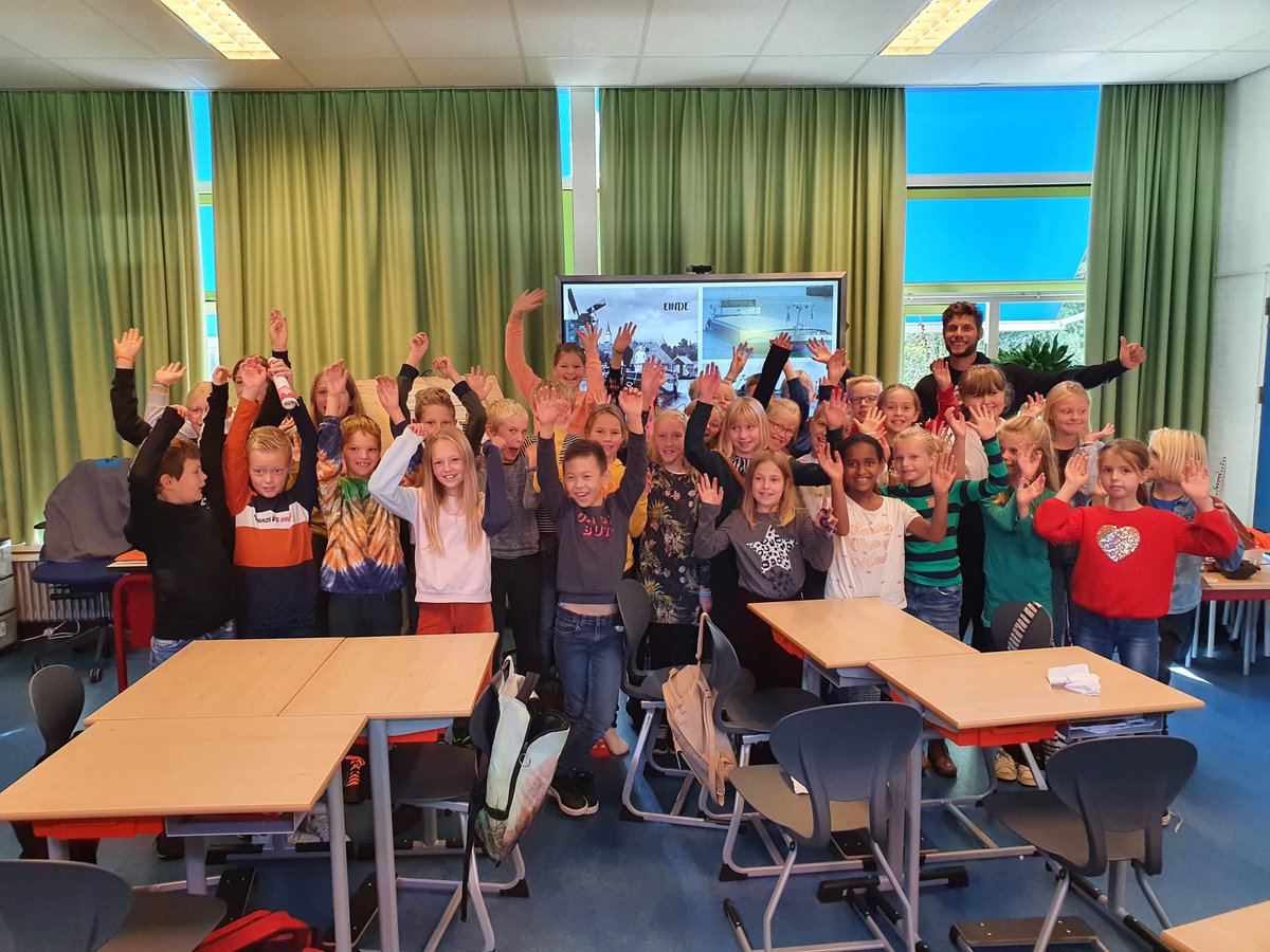 Super leuke moarn mei de bern fan groep 6/7 en 8 fan OBS It Bynt út Winsum! Je passie foar it skûtsjesilen en de skipfeart oer bringe op de jeugd is machtig moai! Wat leuk! Bedankt Bern!#oppaedmeideskûtsjeleskist