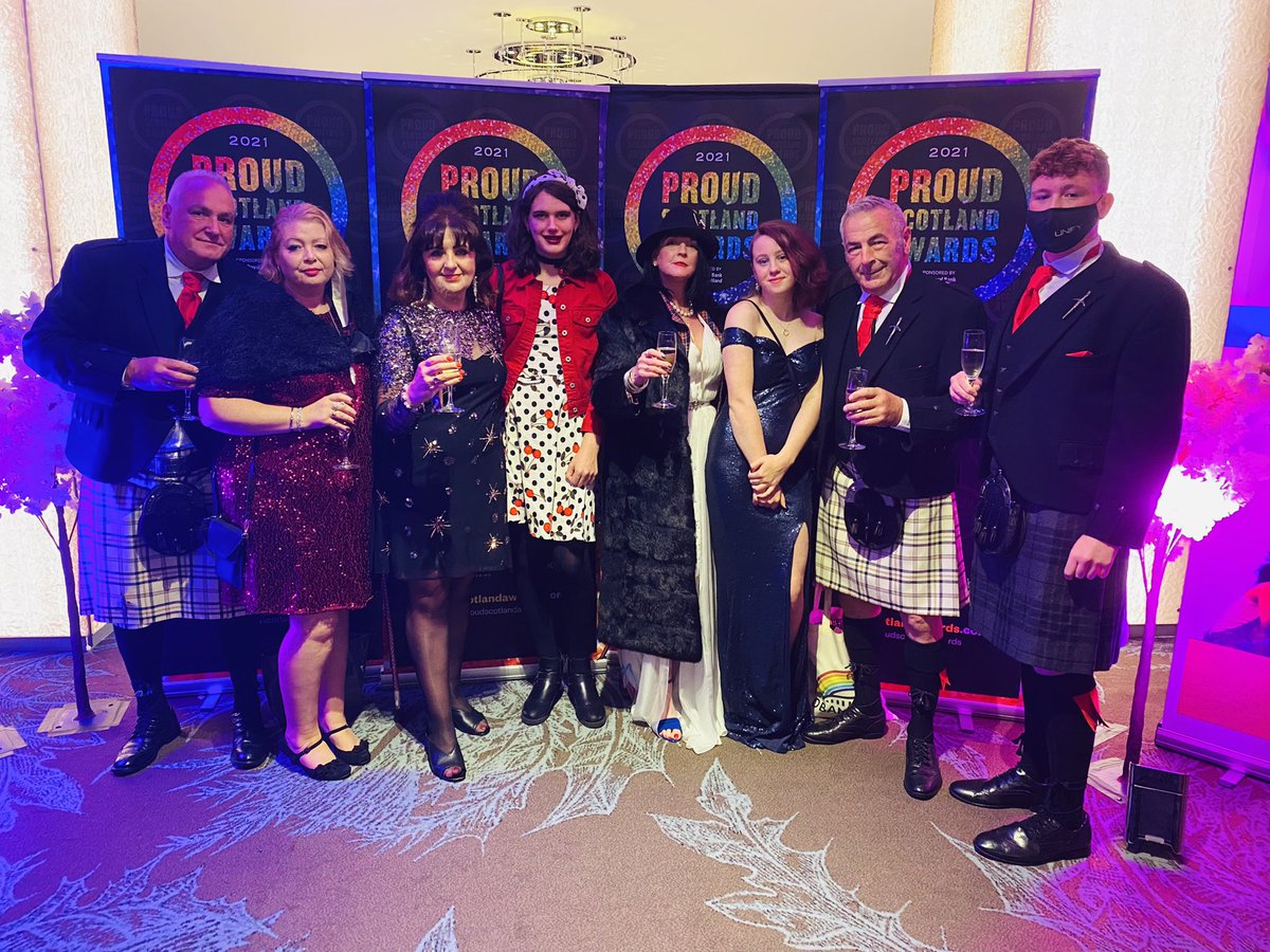 CallanderUnify's tweet image. They done it! We did it! #loudandproud @CallanderUnify @proudscotlanda1 @davidcarlyle_ @Rustie_Lee @ObanPride @BareProductions @stirlingunion @Chiefradio1 @MMMRadioEarn @GraemeGalloway @FrankBanksy @AndyBennett01 Take a bow 🙇‍♀️ @MardiGla  
Now let’s get a Callander/Stirling Pride!