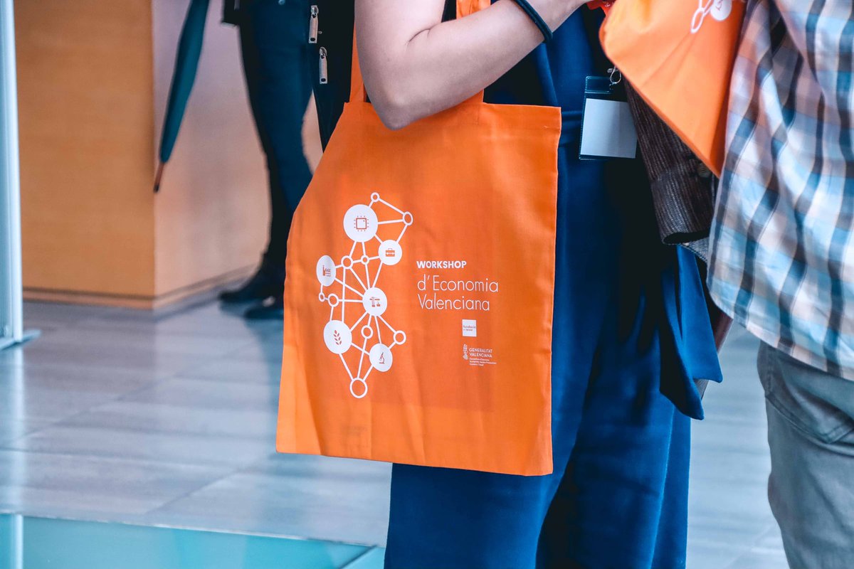 fnexe's tweet photo. 🔻GALERIA D’IMATGES #ECONVAL21🎞️
📢El 24 de setembre realitzarem el VI Workshop d’Economia Valenciana, organitzat pel #LabEconomia.
💛Vos deixem amb una galeria d’imatges! Gràcies a totes aquelles persones assistents i a les que participaren.
📷Galeria: https://t.co/KtaWv4LBiO https://t.co/fJyJwxNnKb