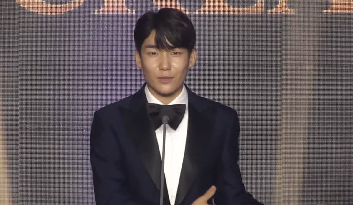 iconickdramas's tweet photo. #MoveToHeaven won 3 awards at Asia Contents Awards 2021 💙

- Best Writer
- Best Actor (#LeeJeHoon)
- Best Creative 

It's your sign to watch one of the best kdramas of 2021! https://t.co/2lPDzAQrTY