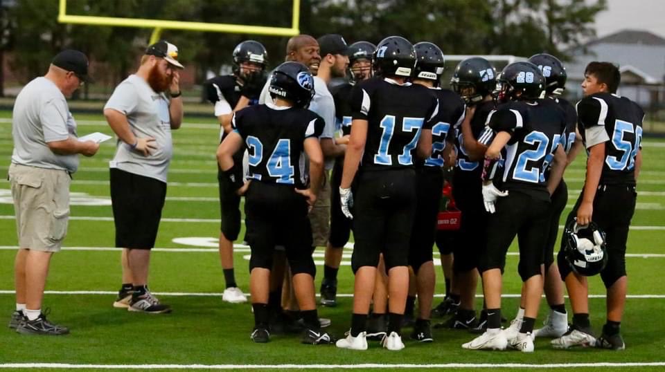 8thTigers's tweet photo. Game day @Maize South 6:30pm. #tigersunleashed https://t.co/dvy9ajL6NC
