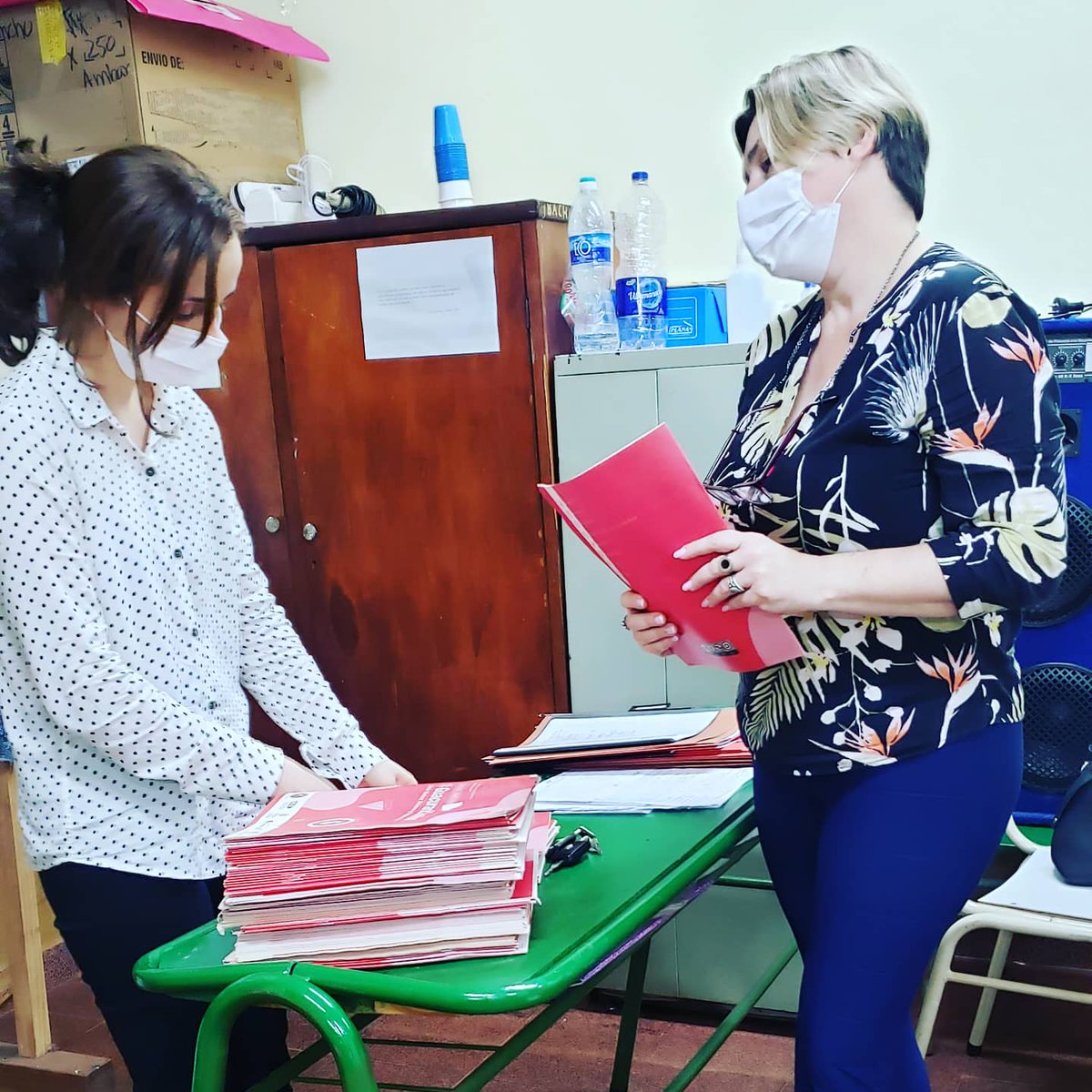 Laura_Noremberg's tweet photo. Cuadernillos #GuacuraríConVos #Normal14 #SanPedro Entrega. Refuerza Labor Docente
#AulasAbiertas #PrimeroMisiones
@misioneseduca @miguel_sedoff @linares_cielo @direcciondeTIC @Ale1Pacheco1 @FRdelaConcordia
@herrerayflia @rovira_carlos https://t.co/JJt9JnAjrX