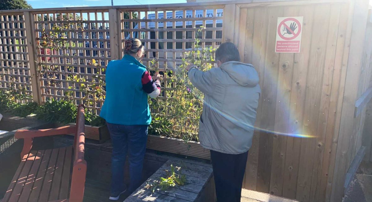 LarkhallVolGrp's tweet photo. Our garden group are hard at work bringing a new lease of life to our gardens

#plants #refresh #ldvg #charity https://t.co/f6SgKWBWcU