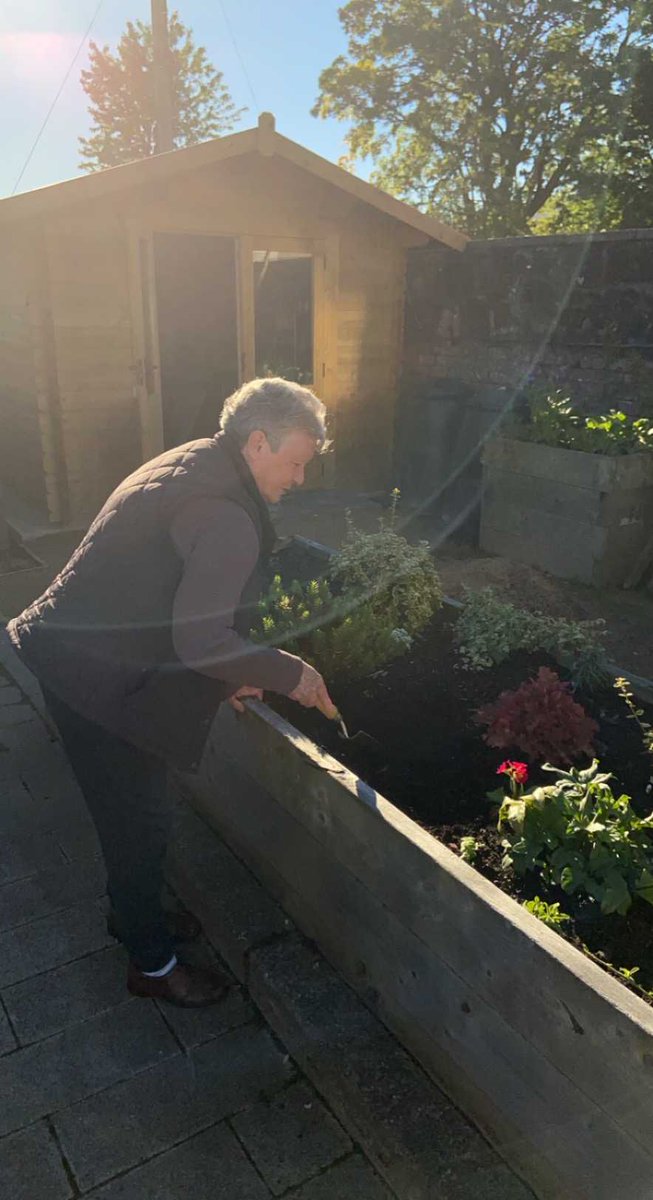 LarkhallVolGrp's tweet photo. Our garden group are hard at work bringing a new lease of life to our gardens

#plants #refresh #ldvg #charity https://t.co/f6SgKWBWcU