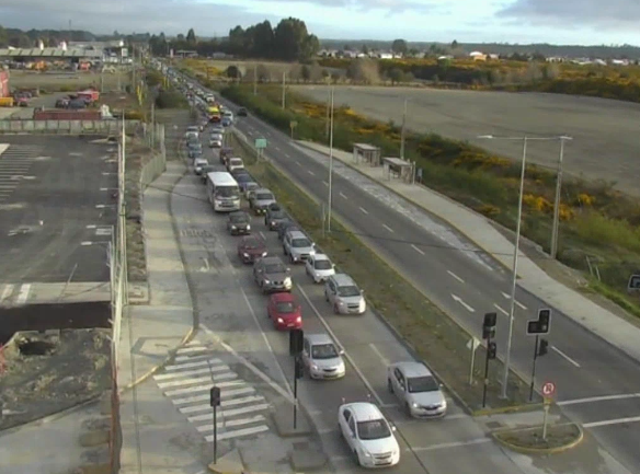 ⚠️ [08:04] #PuertoMontt: alto flujo vehicular 👇

➡️ Av. Ibáñez, entre Ejército y Sgto. Silva al poniente.
➡️ Av. Cardonal, entre enlace #Ruta5 y Pdte. Ibáñez.
➡️ Av. Munita, entre enlace Hospital y Sgto. Silva al oriente.
➡️ Ruta V-505, entre La Vara y Av. Austral norte - sur.