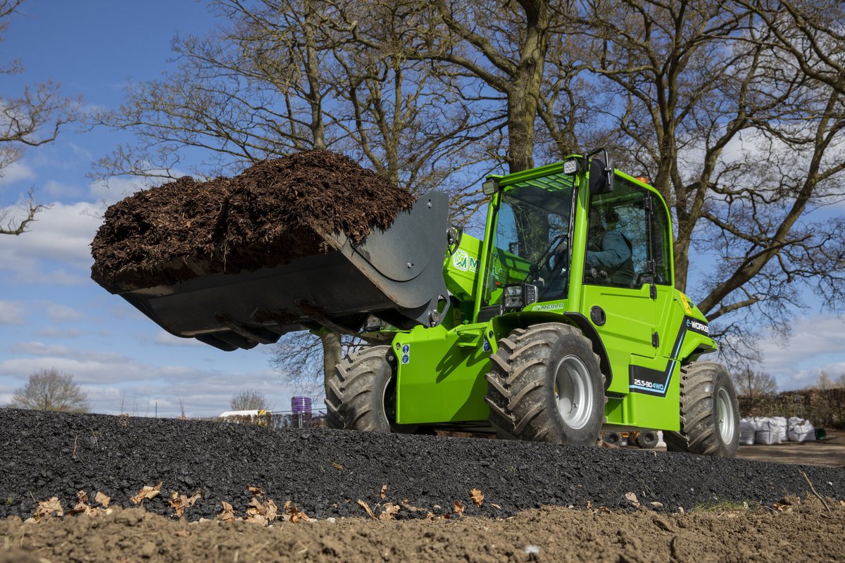 UkMerlo's tweet photo. The Eworker marks the beginning of a new Merlo generation. Electric heart, agile structure, powerful engine. Did you miss the preview video? Watch it now: https://t.co/yJ58P4V4FK https://t.co/vbj56aI5QX