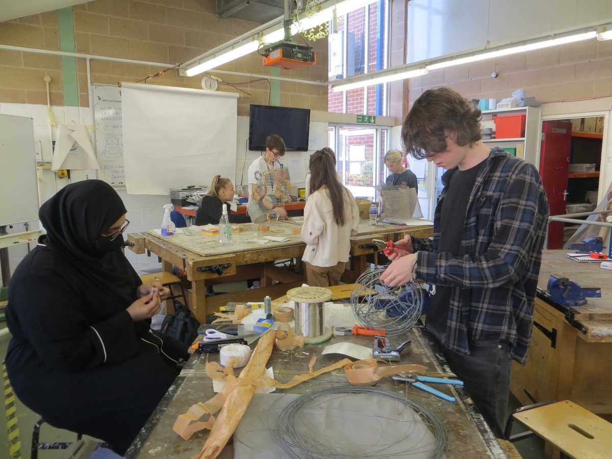 TheWireWorks's tweet photo. We love to see young people getting involved into exploring Warrington's heritage!
Students from the A-level Architecture course at @priestleysfc have been busy completing their wire sculptures for the ‘Inspired by Wire’ section of the exhibition.
#thewireworks https://t.co/6cOpWPpASh