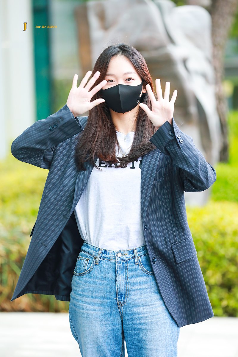 Jinkijoo_J's tweet photo. 211006 대본리딩 

#진기주 #jinkijoo #지금부터쇼타임 #고슬해 https://t.co/L1PphUV0PE